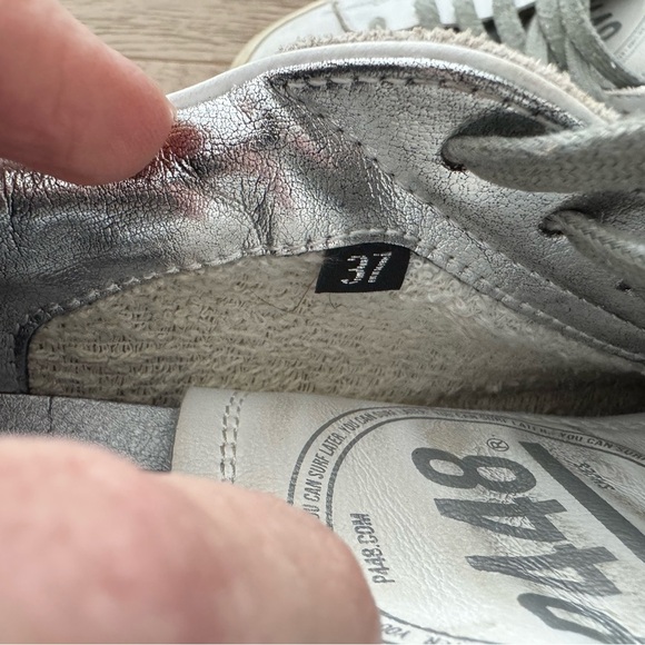 P448 John sneaker -zebra fur print on back
Woman’s size 37 (7) - Picture 6 of 11